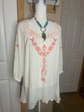 ROSE & RHYME White Boho Coral Embroidered Tunic Rayon Blouse